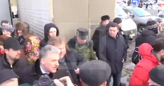 Грудинин третий день бегает от СМИ, чтобы не отвечать о недвижимости в Латвии