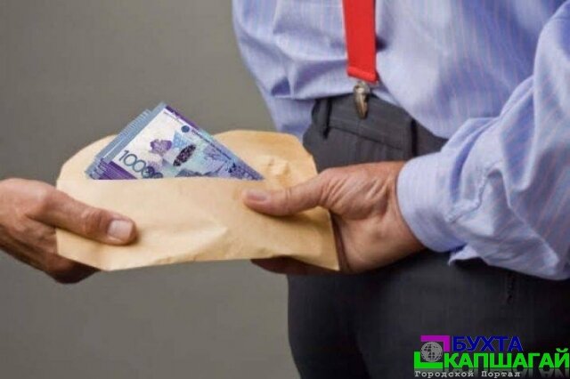 Наиболее опасным видом коррупционной преступности является получение и дача взятки.