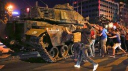 Провал путча против Эрдогана как победа уличной гибридной войны