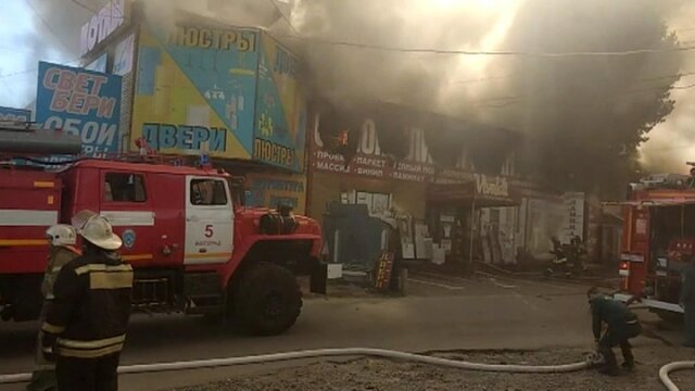 В Волгограде сгорели 5000 квадратных метров складов на рынке